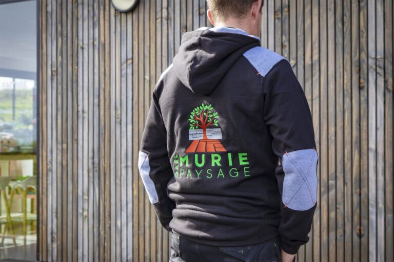 Hoodie brodé avec logo entreprise jardinage Murie Paysage