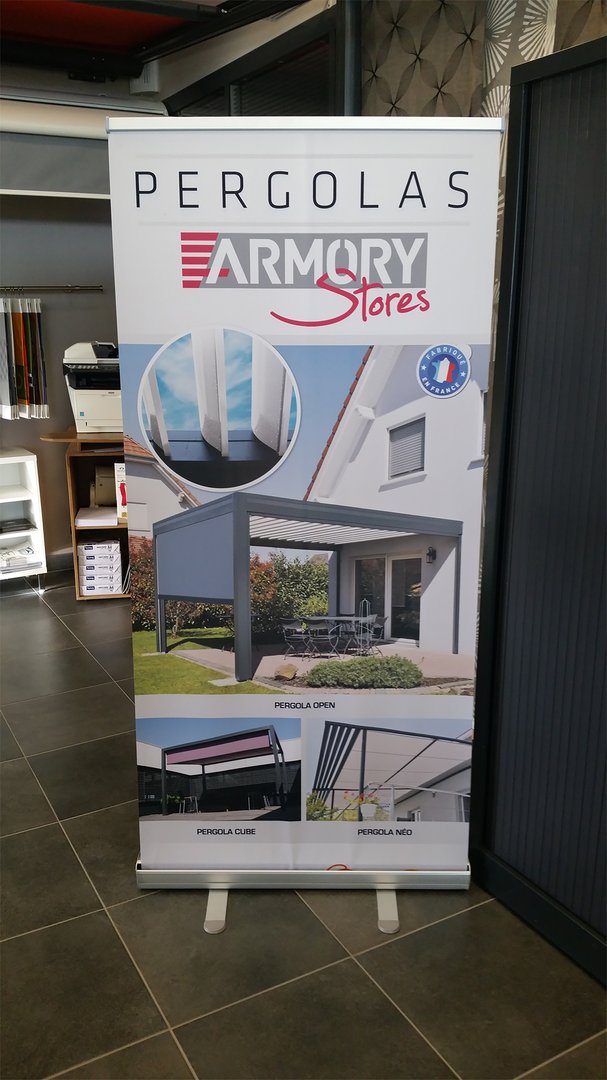 Kakémono publicitaire pour Armory Stores montrant des pergolas modernes